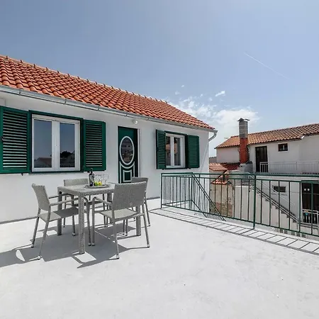 Casa de hóspedes Nada