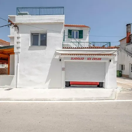 Nada 3* Tribunj (Sibenik-Knin)