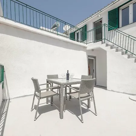 Nada Penzion Tribalj