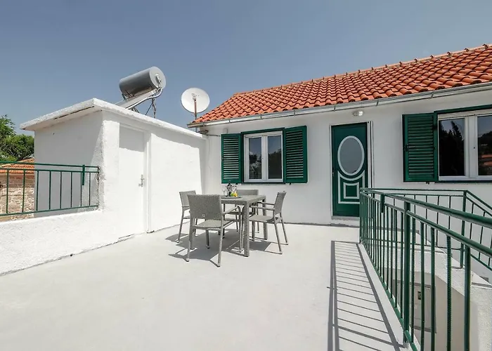 Nada בית הארחה